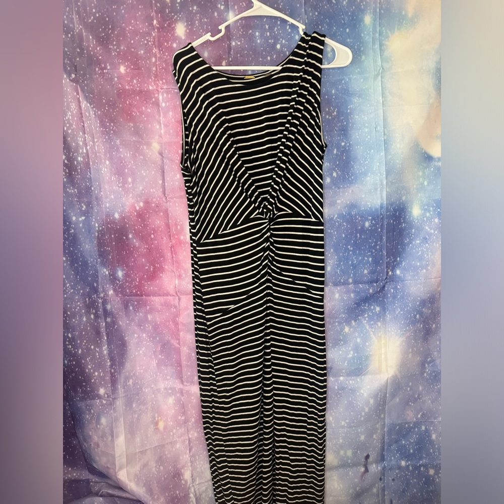 T Tahari striped maxi dress 🛍